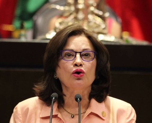 El titular de la PGR es un analfabeta funcional, acusa ex diputada constituyente del PRD