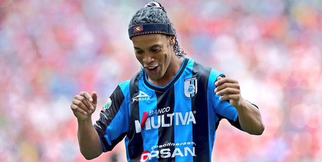 Regresa Ronaldinho a México