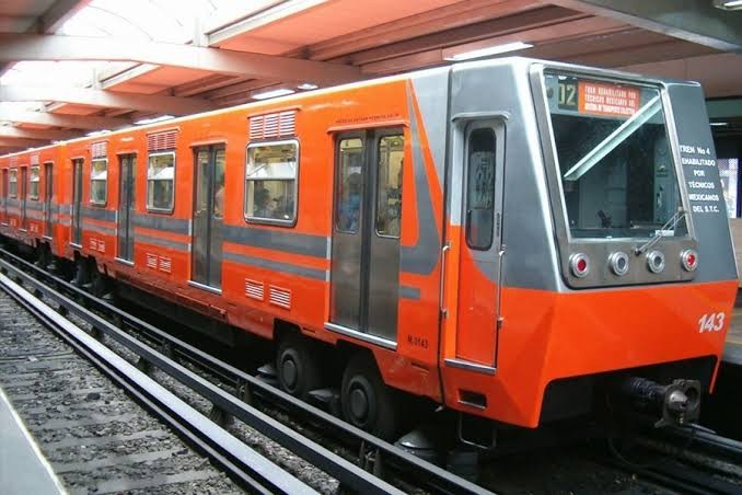 Muere mujer al caer a las vías del tren del Metro CDMX