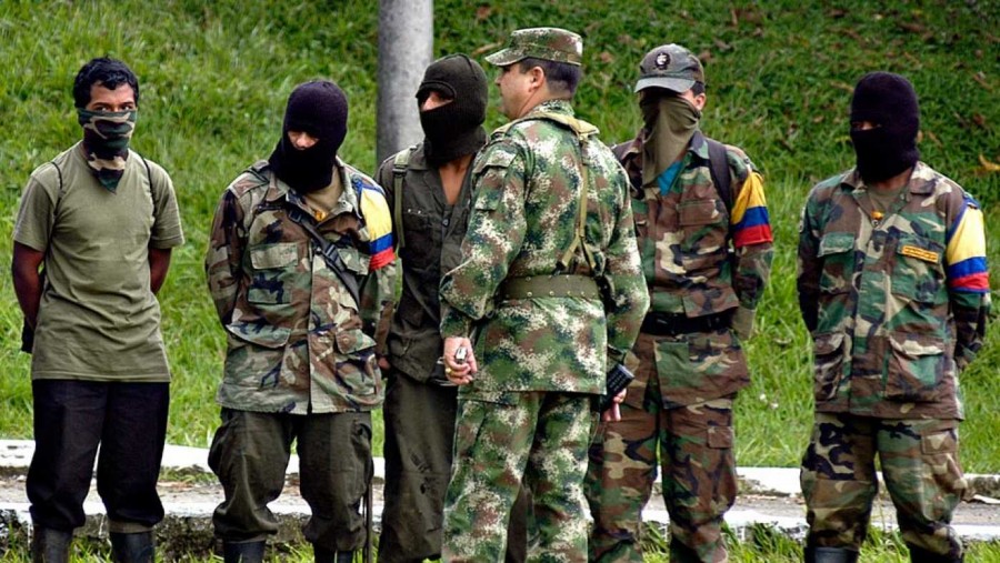 Población colombiana sin energía por atentado de las FARC