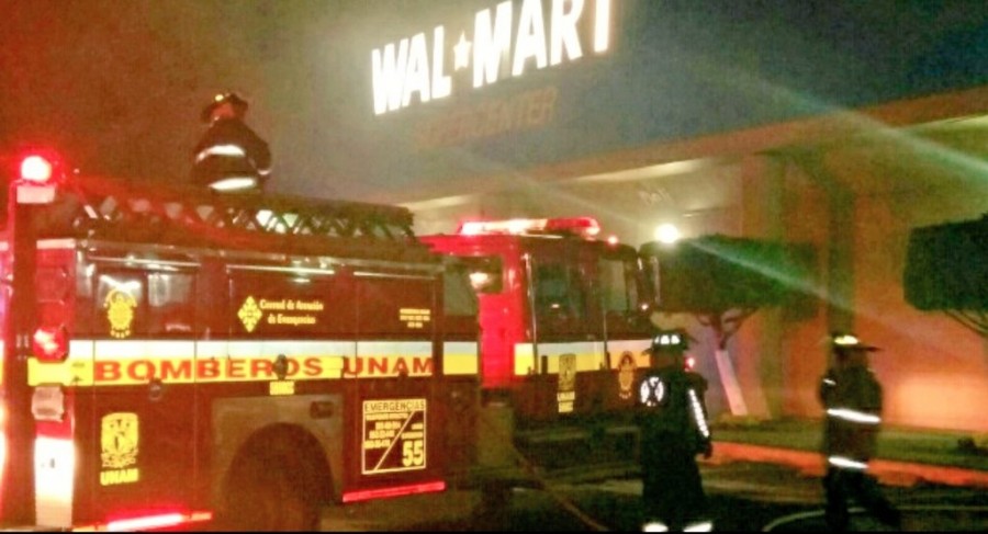 Controlan incendio de Walmart en Coyoacán