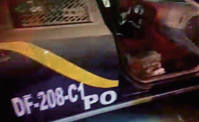 Atacan patrulla de la CDMX con bomba molotov en Eje Central