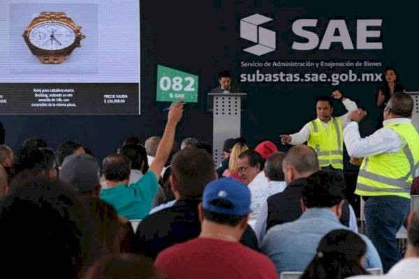 SAE recauda más de 10 mdp en subasta de joyas en Los Pinos