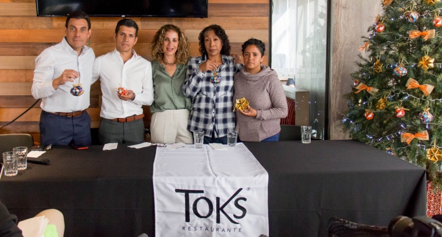 Toks cumple cuarto año con renta de árboles de navidad para cuidar el medio ambiente