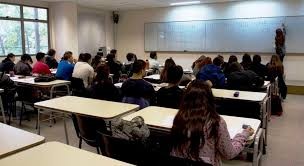 Universidades acuerdan regresar a las aulas hasta agosto