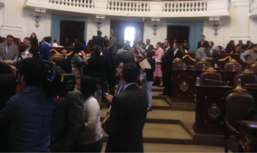 Botan legisladores sus labores; cancelan sesiÃ³n por falta de quÃ³rum
