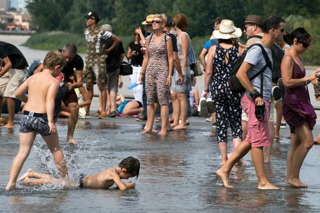 Más de la mitad de Francia en alerta por ola de calor