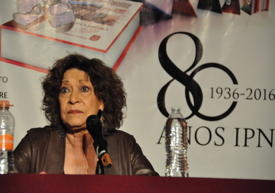 Rinde IPN Homenaje a Cristina Pacheco