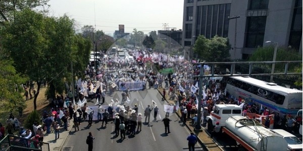 Bloquean Constituyentes manifestantes