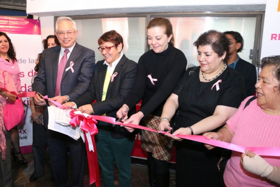Inauguran exposición realizada por sobrevivientes al cáncer