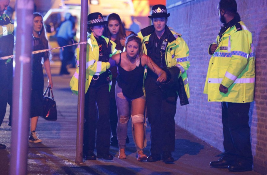 Dos explosiones se registran en concierto de Ariana Grande