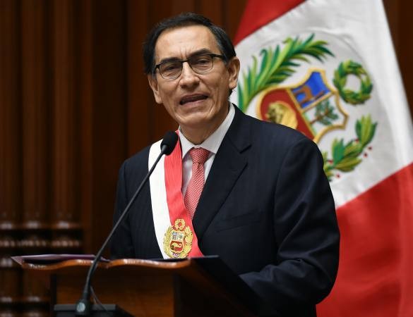 Presidente peruano anuncia reforma del sistema judicial