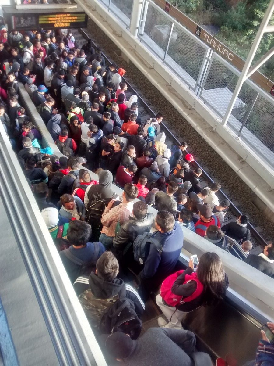 Reportan usuarios mal servicio del Metro en Línea 12