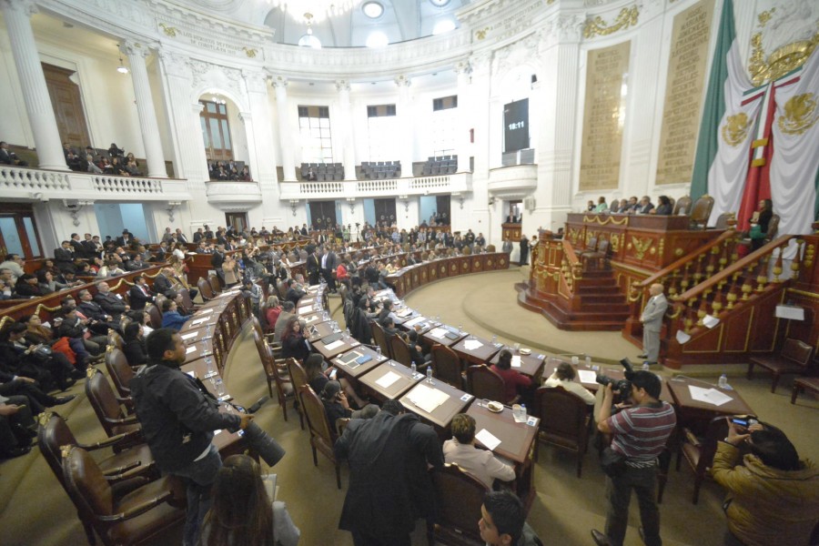 Aprueban legisladores donar un día de dieta para damnificados de Ecuador
