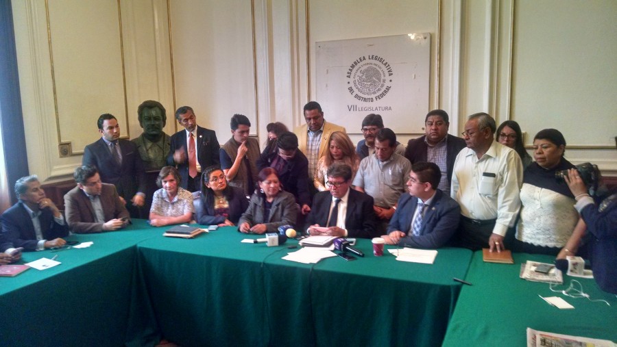Denuncia Monreal desvio de recursos por 687 millones de pesos