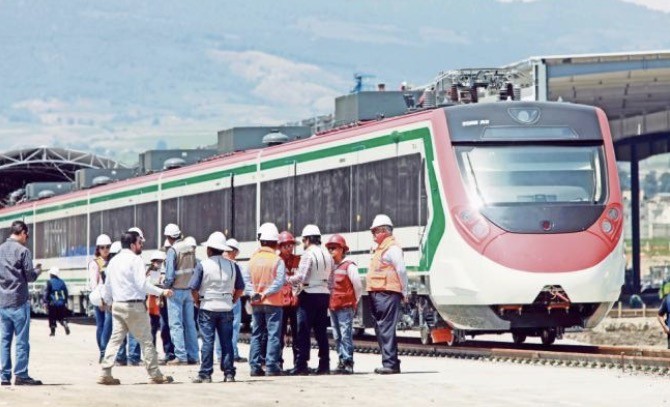 Llega primer convoy para pruebas de tren de México-Toluca