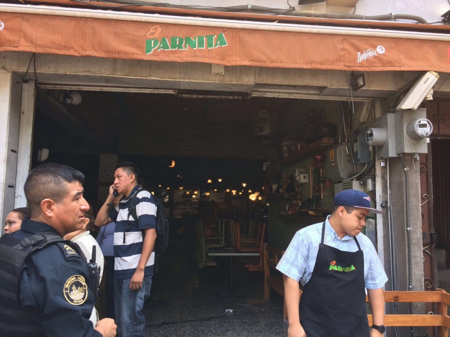 Roban a clientes en restaurante de la Roma