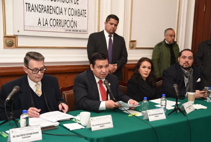 Aprueban ampliar por 48 horas plazo para seleccionar comisionados de Infodf. Obedece a reparto de cuotas, acusan