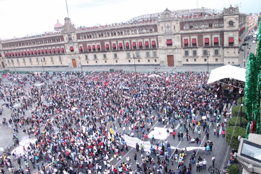 Piden padres de normalistas desconocer gobierno de PeÃ±a Nieto