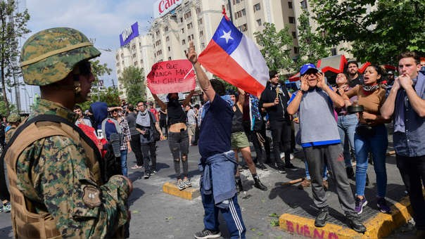 Aumenta a 11 el número de muertos durante protestas en Chile