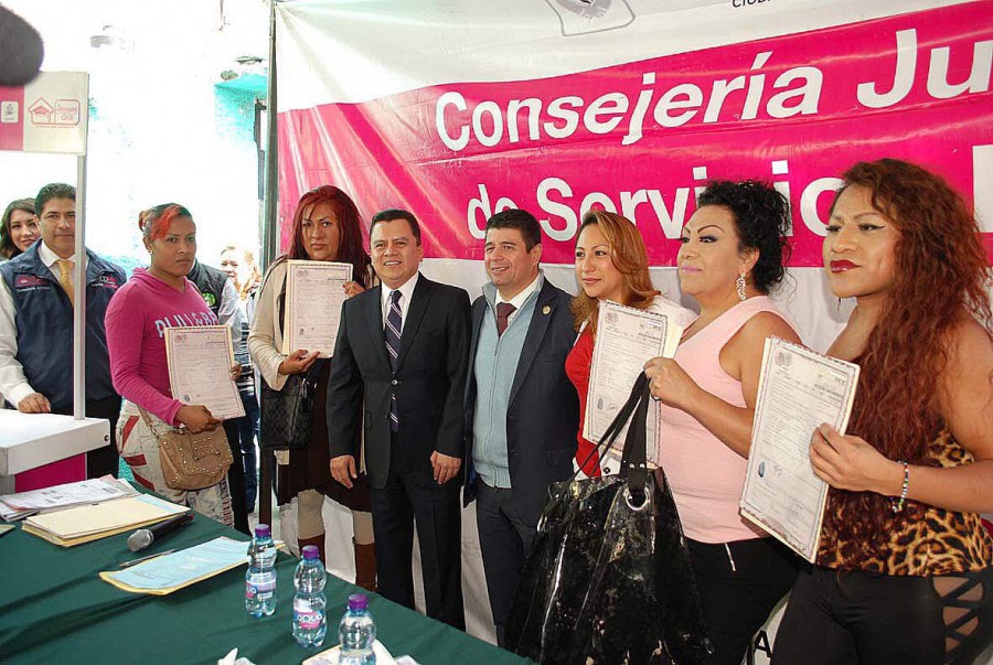 CdMx da entrega actas de nueva identidad a población trans