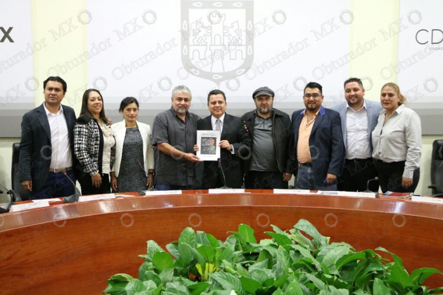 Ambulantes piden espacio en Constitución de la CdMx
