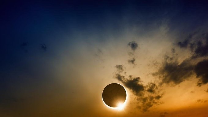 Disfruta el eclipse solar de hoy con estos tips