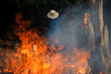 Bolsonaro podría usar al Ejército como apagafuegos en la Amazonia