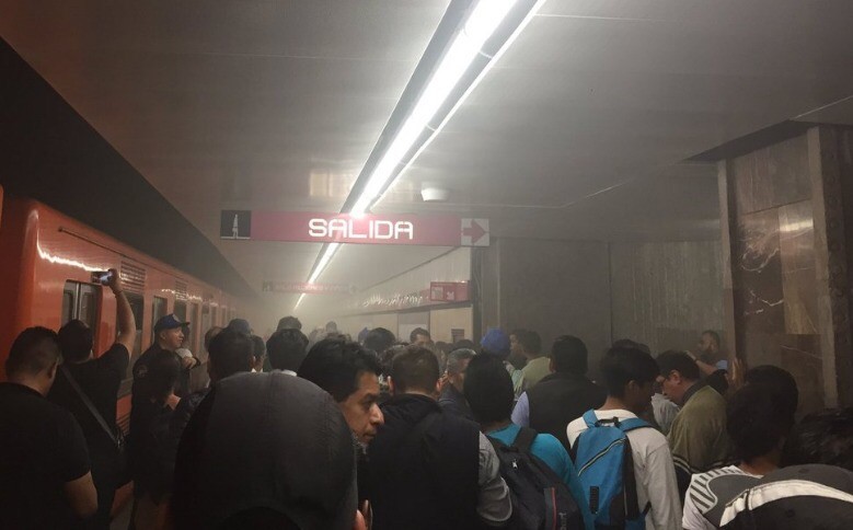 Suspenden servicio en Línea 1 por corto circuito en Insurgentes