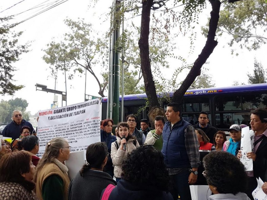 Protestan vecinos en la delegaciÃ³n Tlalpan por construcciÃ³n de centro comercial