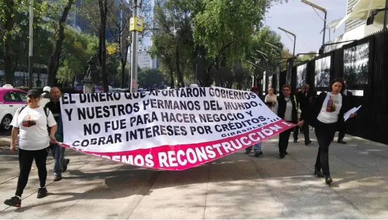 Piden damnificados del sismo claridad sobre destino de donaciones internacionales; protestan frente al Senado