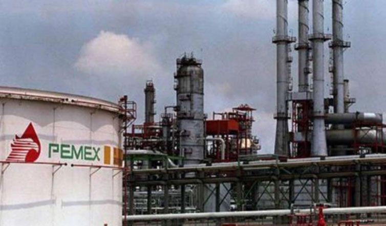 Garantiza AMLO no intervención en sindicato petrolero