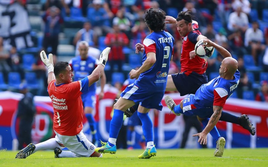 Condonó SAT impuestos por 452 mdp a Chivas, Pumas, Atlante, Cruz Azul y Toluca