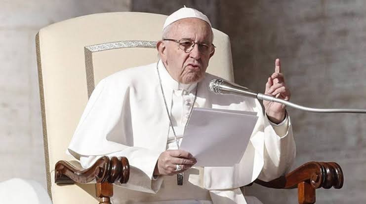 Papa Francisco pide medidas eficaces contra pederastia y no sólo condenas