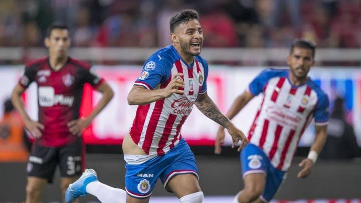 Retiran tarjeta roja a Alexis Vega