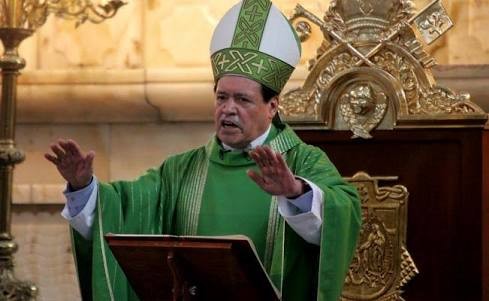 Renuncia Norberto Rivera; Carlos Cardenal Aguiar su sucesor
