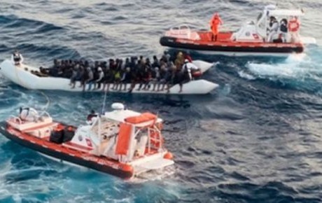 Naufraga barco con inmigrantes en costas egipcias