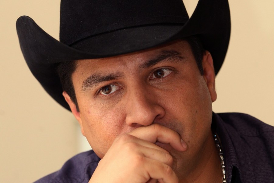 El cantante Julión Álvarez aclara acusaciones con respecto a presuntos lazos con el narco