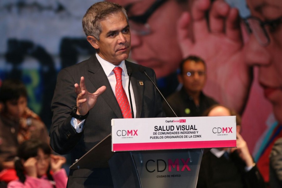 Constitución de la CDMX incluirá derecho de indígena: Mancera