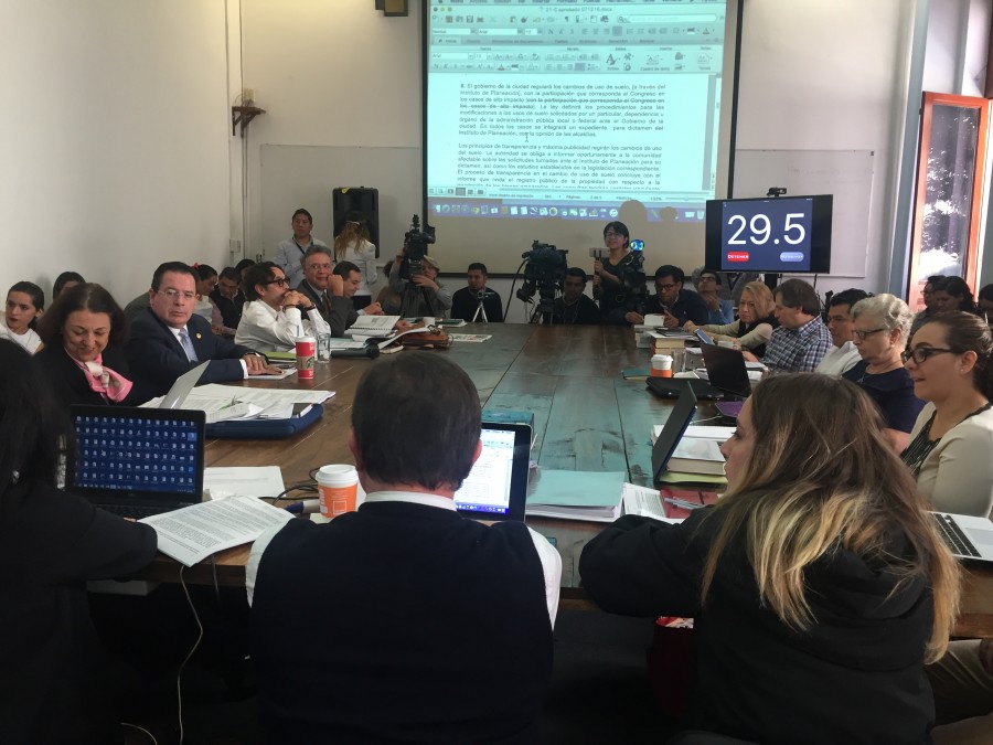 Constituyentes a punto de discutir el tema de plusvalías