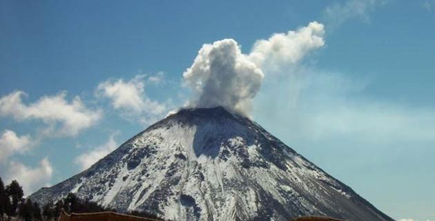 Aumentan a 12 kilómetros perímetro de exclusión de volcán en Colima