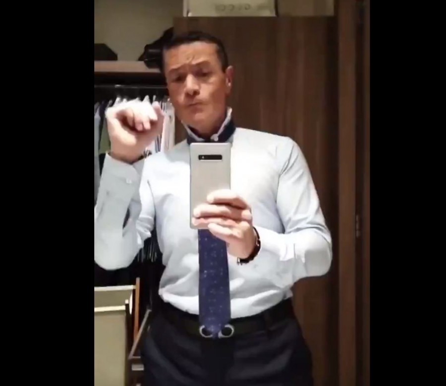 Critican a conductor de noticiero por dar noticia de familia LeBaron mientras baila