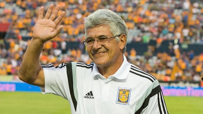 El Tuca Ferreti renueva contrato con Tigres