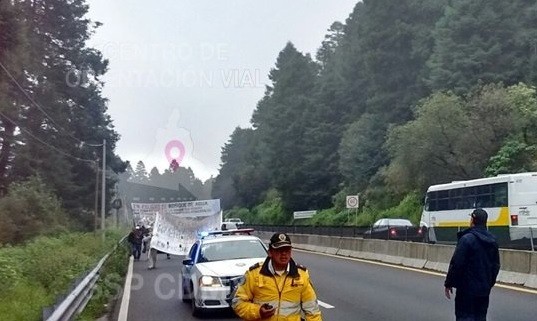 Se registra marcha en la México-Toluca