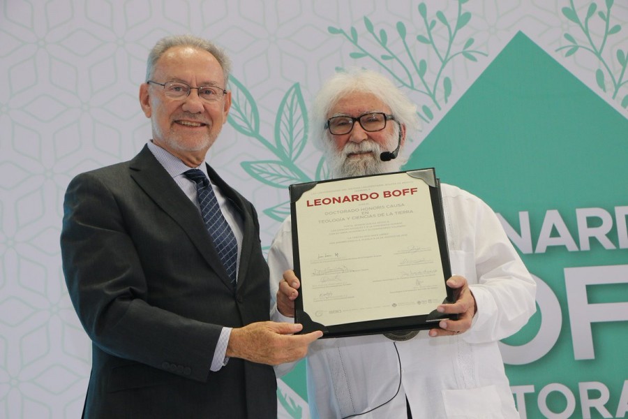 Otorga Ibero Puebla Doctorado Honoris Causa a Leonardo Boff