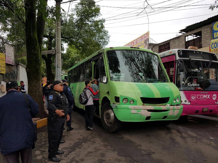 Realiza Semovi operativo de transporte público en Xochimilco