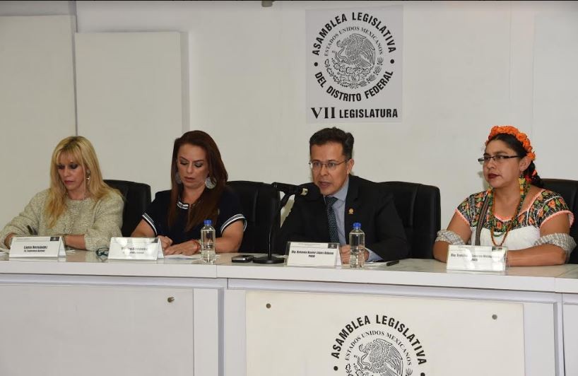 Busca PVEM en la ALDF prohibir delfinarios, venta de animales silvestres y peleas de perros