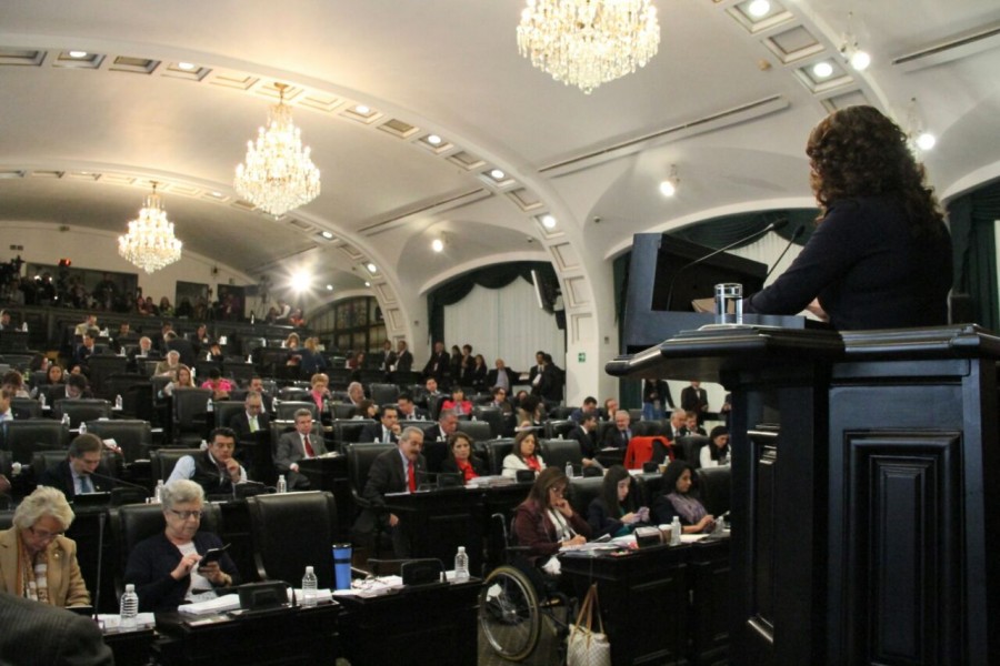 Tres artículos de la Constitución CDMX que salieron por acuerdo de un bloque