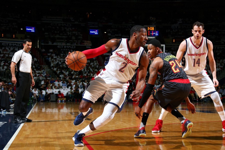 Wizards derrotan a los Hawks en el juego 1