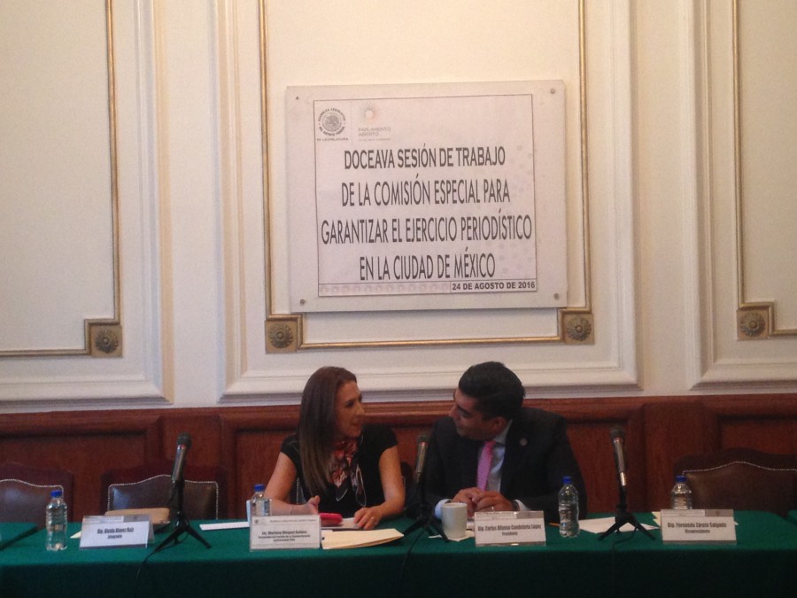 Entregan propuesta de periodistas a Constituyentes del PRI